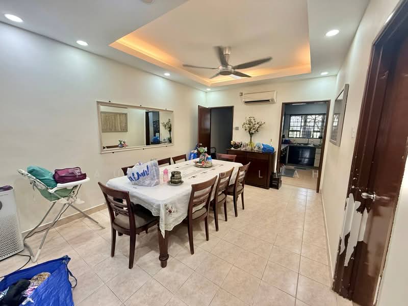 Terraced House for Sale in Bukit Jelutong (Shah Alam) - Fauzi Abdullah - Dining Room - PropertyGuru.com.my
