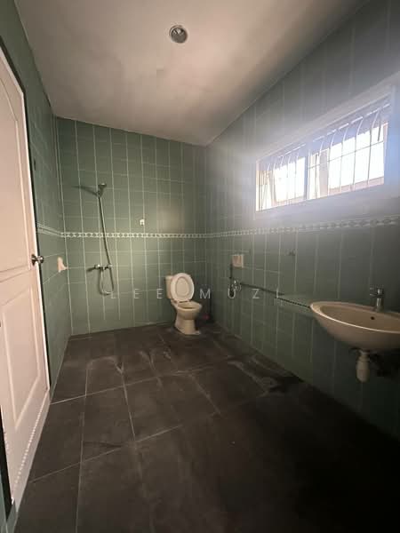 Semi-Detached House for Sale in Taman Merdeka (Ipoh) - Lee Muzi - Bathroom - PropertyGuru.com.my