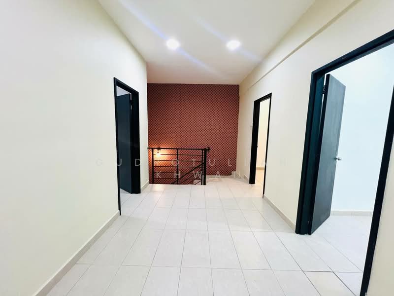 2-storey Terraced House for Sale in Bangi (Selangor) - Gudrotullah Ikhwan - Corridor - PropertyGuru.com.my