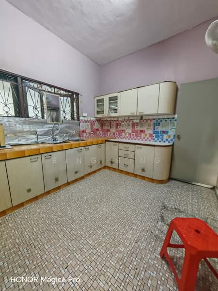 2.5-storey Terraced House for Sale in Klang (Selangor) - Bing Bing - Kitchen - PropertyGuru.com.my