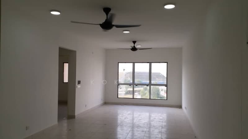 Pangsapuri untuk Dijual di Pangsapuri Seri Mutiara - Kok YP - Living Room - PropertyGuru.com.my
