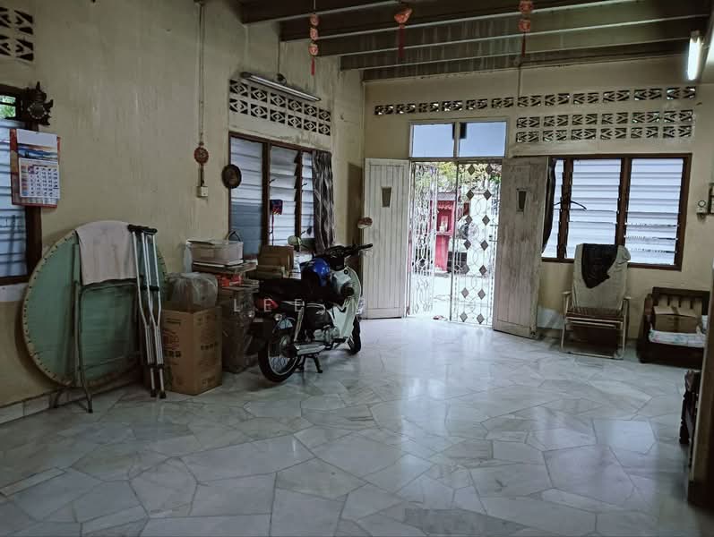 Bungalow for Sale in Buntong (Ipoh) - Lee Muzi - Living Room - PropertyGuru.com.my
