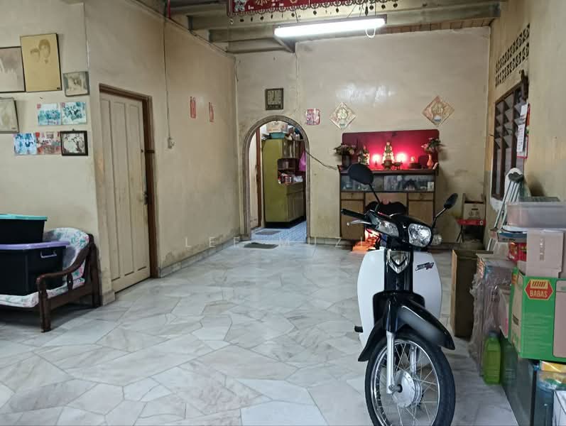 Bungalow for Sale in Buntong (Ipoh) - Lee Muzi - Living Room - PropertyGuru.com.my