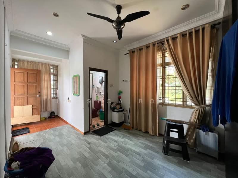 1.5-storey Terraced House for Sale in Taman Bukit Jaya (Ulu Tiram) - Jessica Boey - Living Room - PropertyGuru.com.my