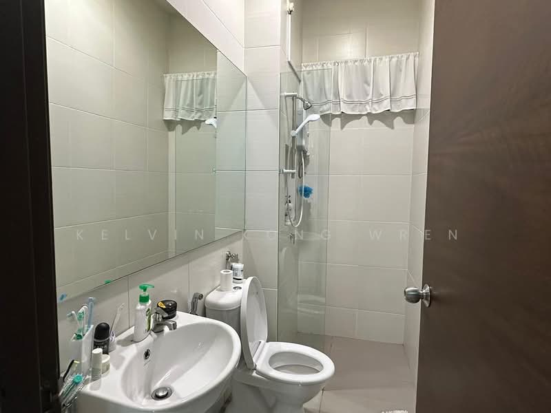 Semi-Detached House for Sale in Senibong (Permas Jaya) - Kelvin Kong Wren - Bathroom - PropertyGuru.com.my