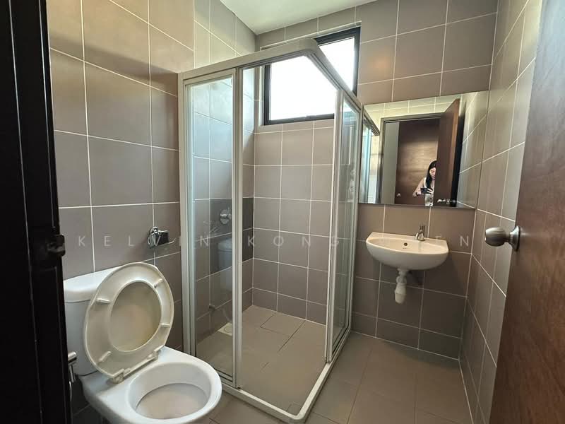 Semi-Detached House for Sale in Senibong (Permas Jaya) - Kelvin Kong Wren - Bathroom - PropertyGuru.com.my