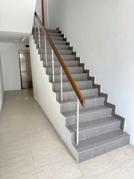 Shop / Office for Sale in Shah Alam (Selangor) - Christine Tan - Corridor - PropertyGuru.com.my