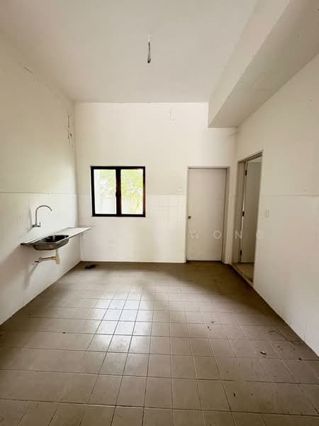 2-storey Terraced House for Sale in Bandar Baru Nilai (Nilai) - LEE BEE WONG - Kitchen - PropertyGuru.com.my