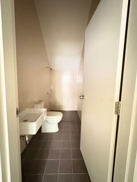 2-storey Terraced House for Sale in Bandar Baru Nilai (Nilai) - LEE BEE WONG - Bathroom - PropertyGuru.com.my