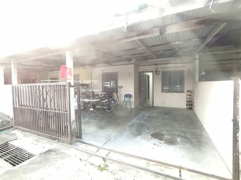 Terraced House for Sale in Peramu Jaya 3 (Pahang Tua) - Mohammad Azizi - Exterior - PropertyGuru.com.my