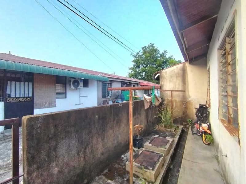 Terraced House for Sale in Peramu Jaya 3 (Pahang Tua) - Mohammad Azizi - Exterior - PropertyGuru.com.my