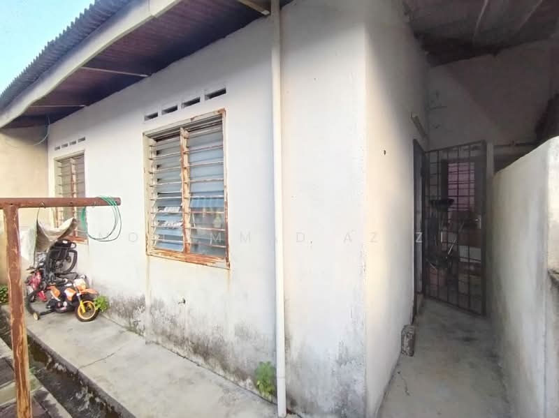 Terraced House for Sale in Peramu Jaya 3 (Pahang Tua) - Mohammad Azizi - Exterior - PropertyGuru.com.my