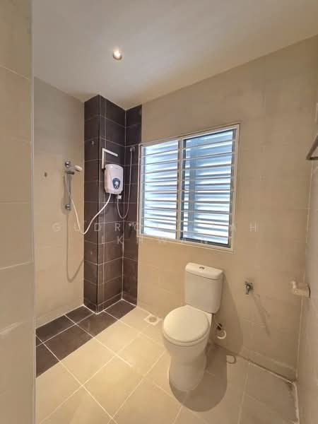 3-storey Terraced House for Sale in Sungai Buloh (Selangor) - Gudrotullah Ikhwan - Bathroom - PropertyGuru.com.my
