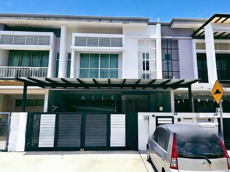 Rumah Teres 2 Tingkat untuk Dijual di Bandar Saujana Putra (Tanjong Duabelas) - Allen . - Exterior - PropertyGuru.com.my