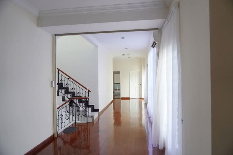 Rumah Banglo untuk Disewa di Country Heights (Kajang) - Eiffel Lai - Corridor - PropertyGuru.com.my