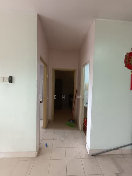 Apartment for Sale at Serdang Villa Apartment - Helen Wan - Corridor - PropertyGuru.com.my