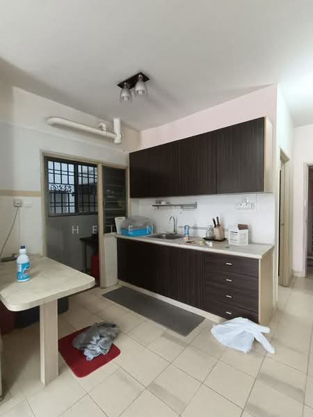 Apartment for Sale at Serdang Villa Apartment - Helen Wan - Kitchen - PropertyGuru.com.my