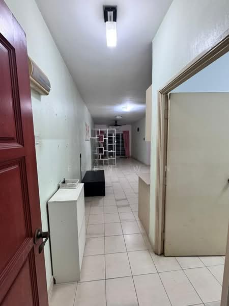 Apartment for Sale at Serdang Villa Apartment - Helen Wan - Corridor - PropertyGuru.com.my