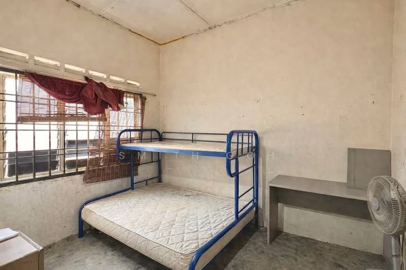 Rumah Flat untuk Dijual di Taman Pulai Utama - Smith Goh - Bedroom - PropertyGuru.com.my