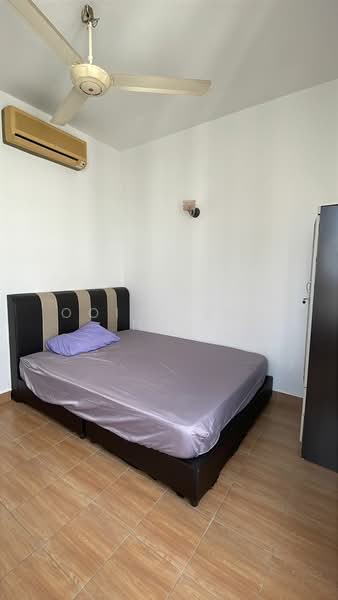 Condominium for Rent at Gurney Park Condominium - Ooi Zheng Hao - Bedroom - PropertyGuru.com.my