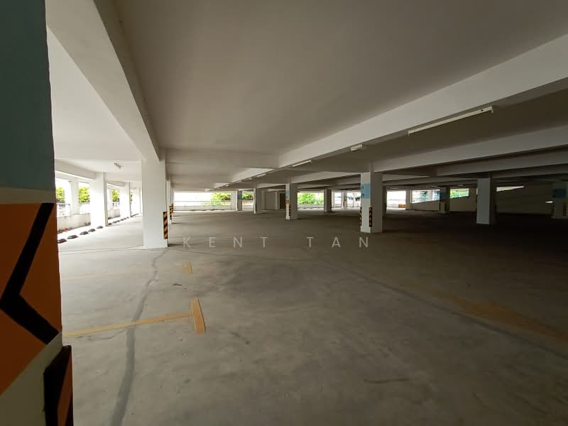 Retail Space for Rent in Taman Equine (Seri Kembangan) - Kent Tan - Car Park - PropertyGuru.com.my