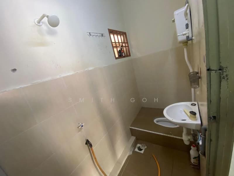 Flat for Sale at Taman Seri Orkid - Smith Goh - Bathroom - PropertyGuru.com.my