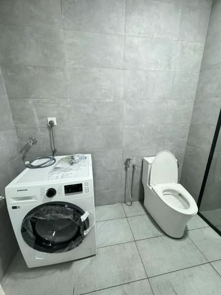 Service Residence for Rent at Cubic Botanical - Samuel Tan - Bathroom - PropertyGuru.com.my