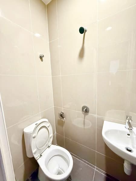 Rumah Teres 4 Tingkat untuk Dijual di Damansara Perdana (Selangor) - Mohd Aizat Saiful Bahri - Bathroom - PropertyGuru.com.my