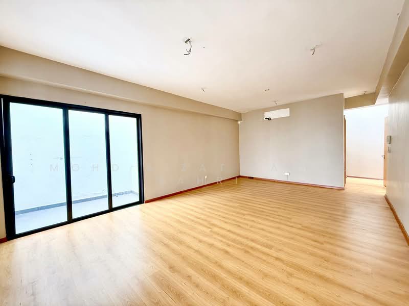 Rumah Teres 4 Tingkat untuk Dijual di Damansara Perdana (Selangor) - Mohd Aizat Saiful Bahri - Living Room - PropertyGuru.com.my