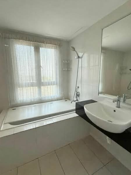 Kondominium untuk Disewa di The Latitude Condominium - Ooi Zheng Hao - Bathroom - PropertyGuru.com.my