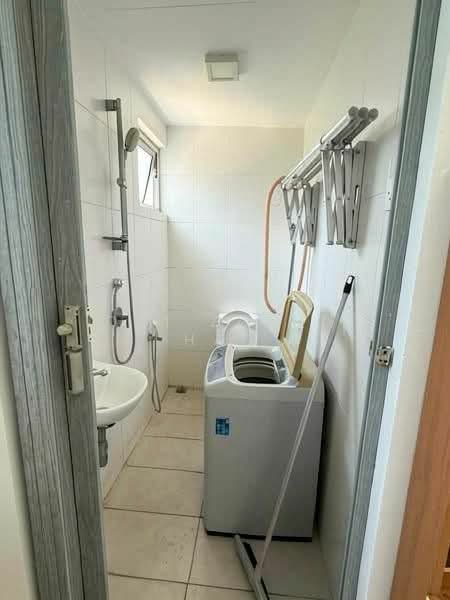 Kondominium untuk Disewa di The Latitude Condominium - Ooi Zheng Hao - Bathroom - PropertyGuru.com.my