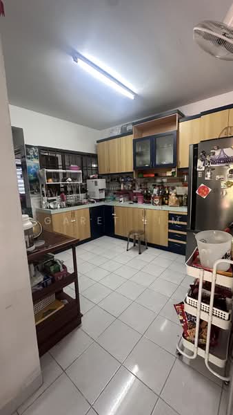 Rumah Teres 2 Tingkat untuk Dijual di Taman Mount Austin (Tebrau) - Garet Lim - Kitchen - PropertyGuru.com.my