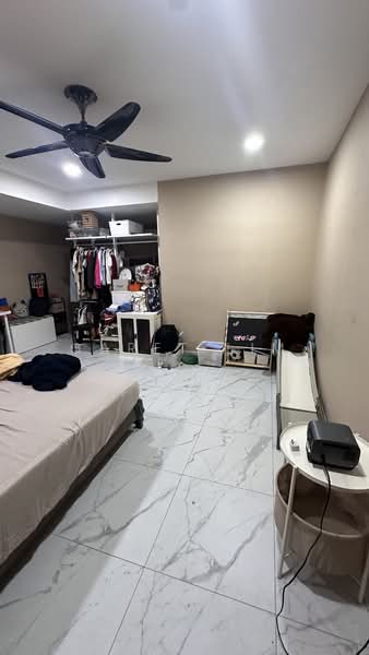 Rumah Teres 2 Tingkat untuk Dijual di Taman Mount Austin (Tebrau) - Garet Lim - Bedroom - PropertyGuru.com.my