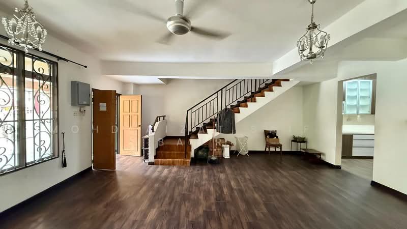 2-storey Terraced House for Sale in Bandar Mahkota Cheras (Cheras) - Mohd Aizat Saiful Bahri - Living Room - PropertyGuru.com.my