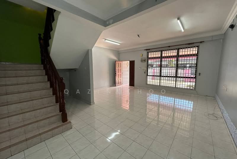 2-storey Terraced House for Sale in Silibin (Ipoh) - Qazin Khoo - Living Room - PropertyGuru.com.my