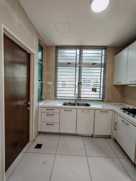 Townhouse for Rent in Taman Sutera Utama (Skudai) - Katherine Low - Kitchen - PropertyGuru.com.my