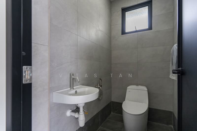 Factory for Rent in Kapar (Selangor) - Vitas Tan - Bathroom - PropertyGuru.com.my