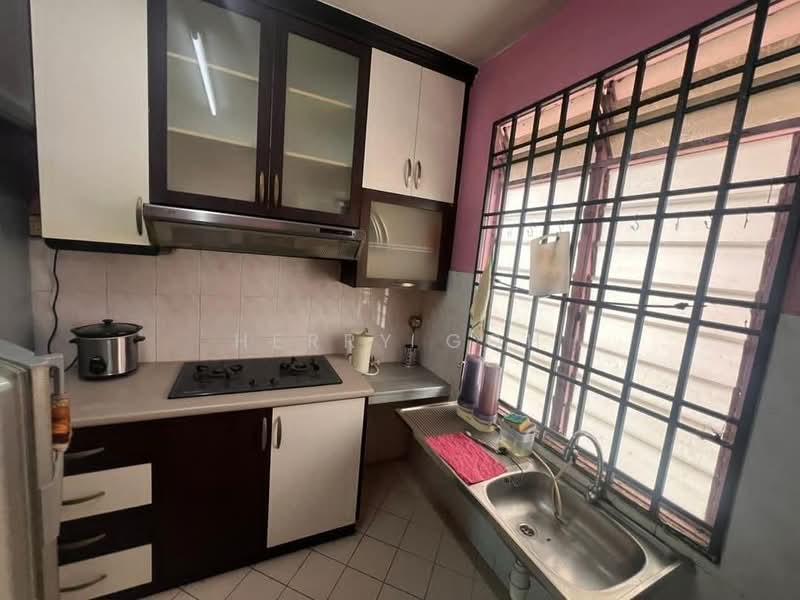 Rumah Teres 2 Tingkat untuk Dijual di Taman Sri Pulai Perdana - Herry Goh - Kitchen - PropertyGuru.com.my