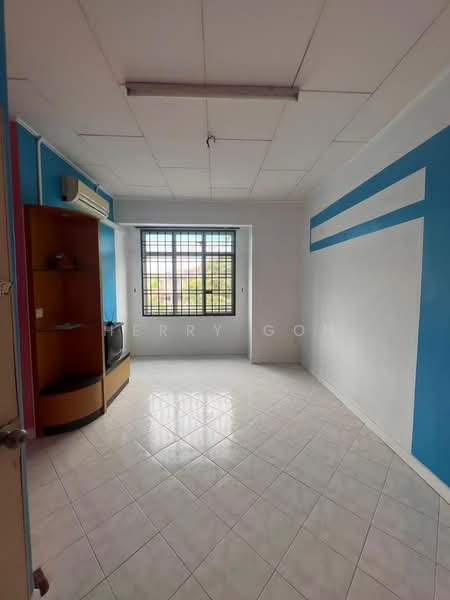 Rumah Teres 2 Tingkat untuk Dijual di Taman Sri Pulai Perdana - Herry Goh - Living Room - PropertyGuru.com.my