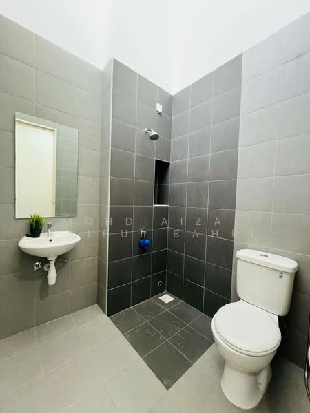 Rumah Teres 2 Tingkat untuk Dijual di Eco Forest (Semenyih) - Mohd Aizat Saiful Bahri - Bathroom - PropertyGuru.com.my