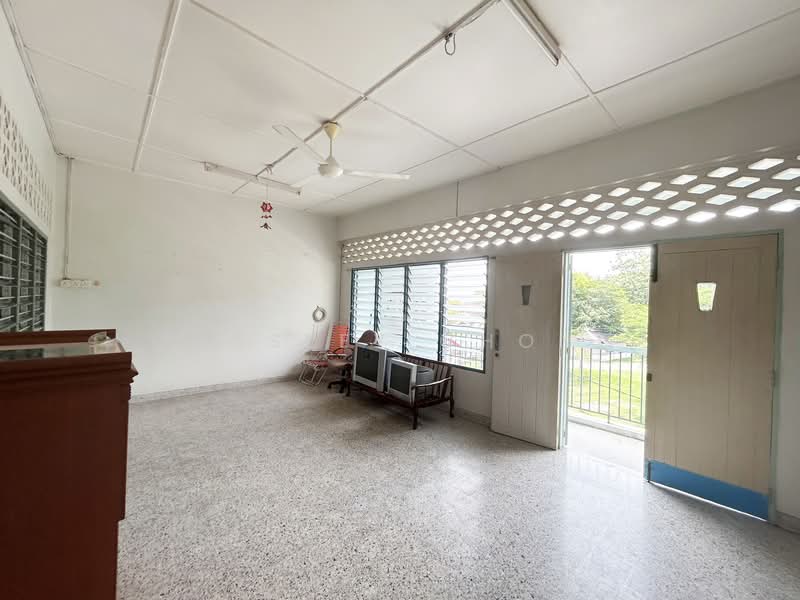 Flat for Sale at Taman Pelangi - Presley Chong - Living Room - PropertyGuru.com.my