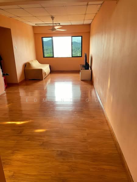 Pangsapuri untuk Dijual di Putra Permai Block A - Edmund Goh - Living Room - PropertyGuru.com.my