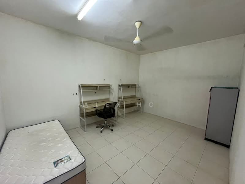 Condominium for Rent at Platinum Lake PV 15 - Alex Ho - Bedroom - PropertyGuru.com.my