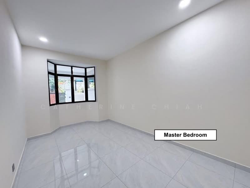 1-storey Terraced House for Sale in Taman Megah Ria (Masai) - Catherine Chiah - Master Bedroom - PropertyGuru.com.my