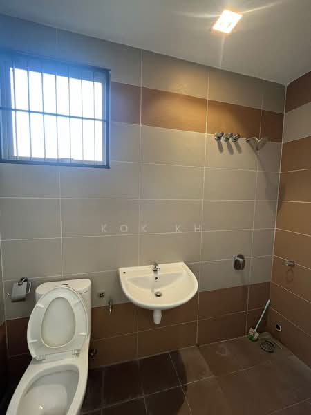 3-storey Terraced House for Sale in Puchong (Selangor) - Kok KH - Bathroom - PropertyGuru.com.my