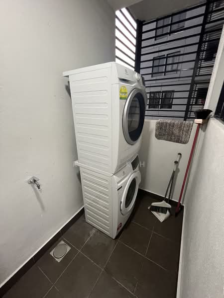 Kondominium untuk Dijual di Nidoz Residences @ Desa Petaling - Kok KH - Balcony - PropertyGuru.com.my