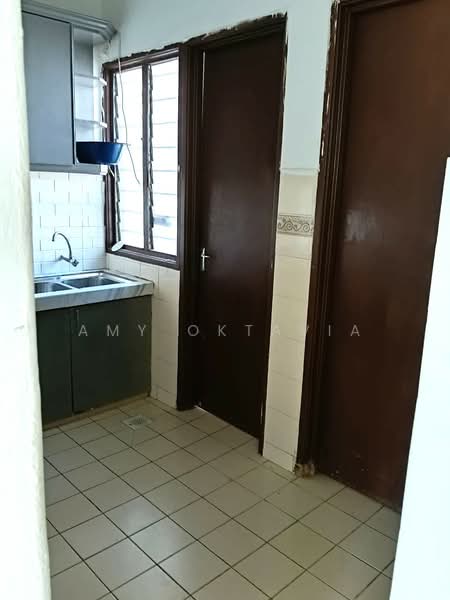 Rumah Teres 2 Tingkat untuk Dijual di Putra Heights (Subang Jaya) - Amy Oktavia - Kitchen - PropertyGuru.com.my