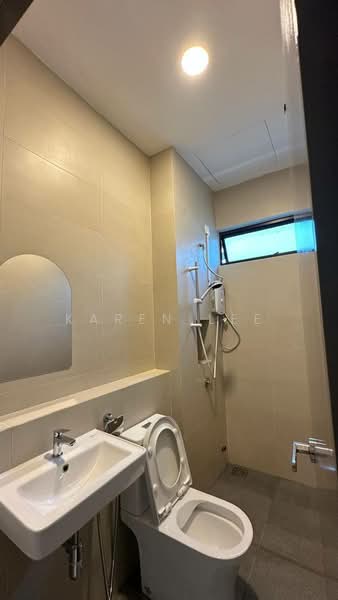 Cluster House for Rent in Austin Crest (Johor Bahru) - Karen Lee - Bathroom - PropertyGuru.com.my