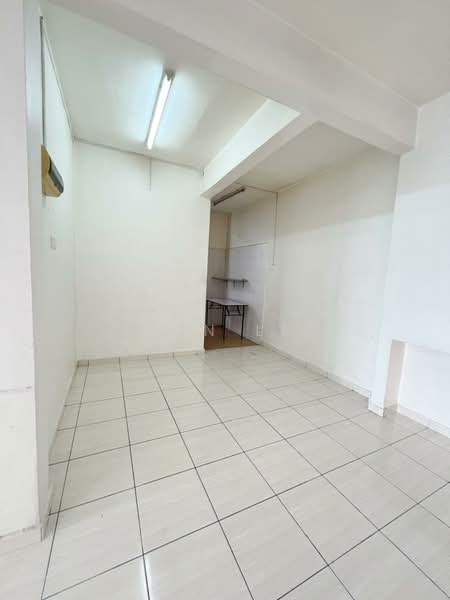 Pangsapuri untuk Dijual di Larkin Indah - Alan Ler - Interior - PropertyGuru.com.my