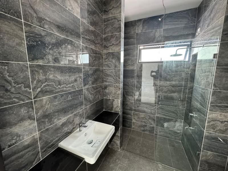 Cluster House for Sale in Taman Impian Emas (Skudai) - Pauline Goh - Bathroom - PropertyGuru.com.my